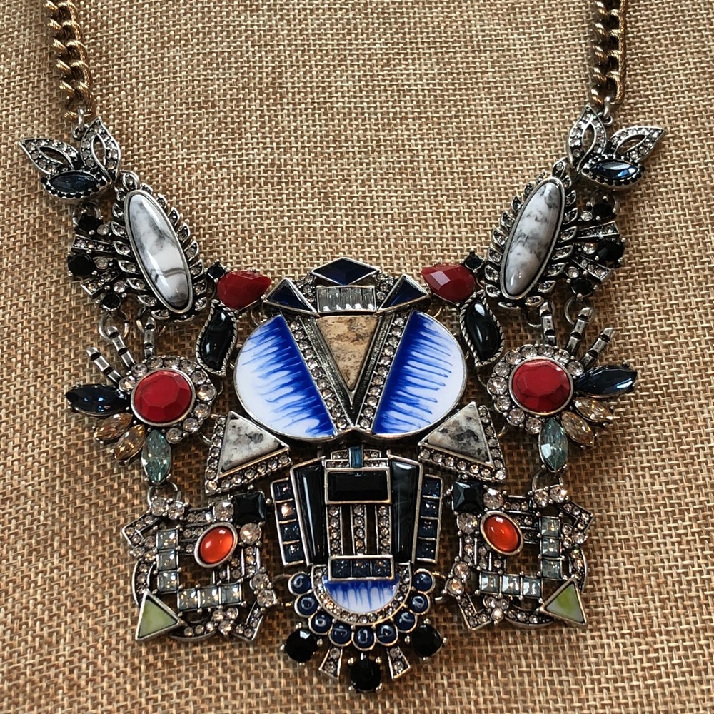 Stunning Statement Necklace - Picture 6 of 7